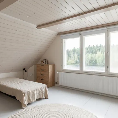Moekki Ulkoporealtaalla Apartman Uurainen