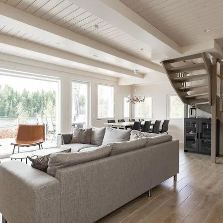 Moekki Ulkoporealtaalla *