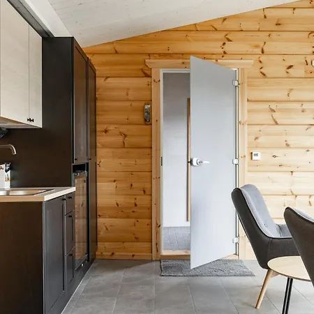 Moekki Ulkoporealtaalla Апартаменты Uurainen