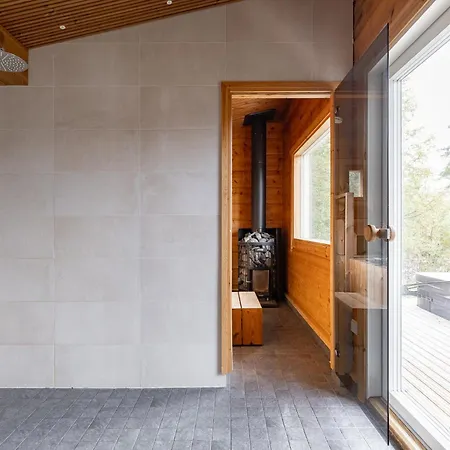 Moekki Ulkoporealtaalla Апартаменты Uurainen